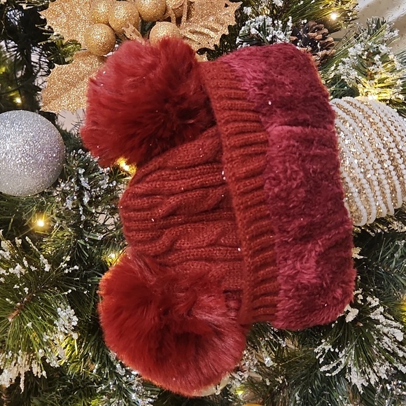 NEW UGG TODDLERS HATS - Picture 2 of 2